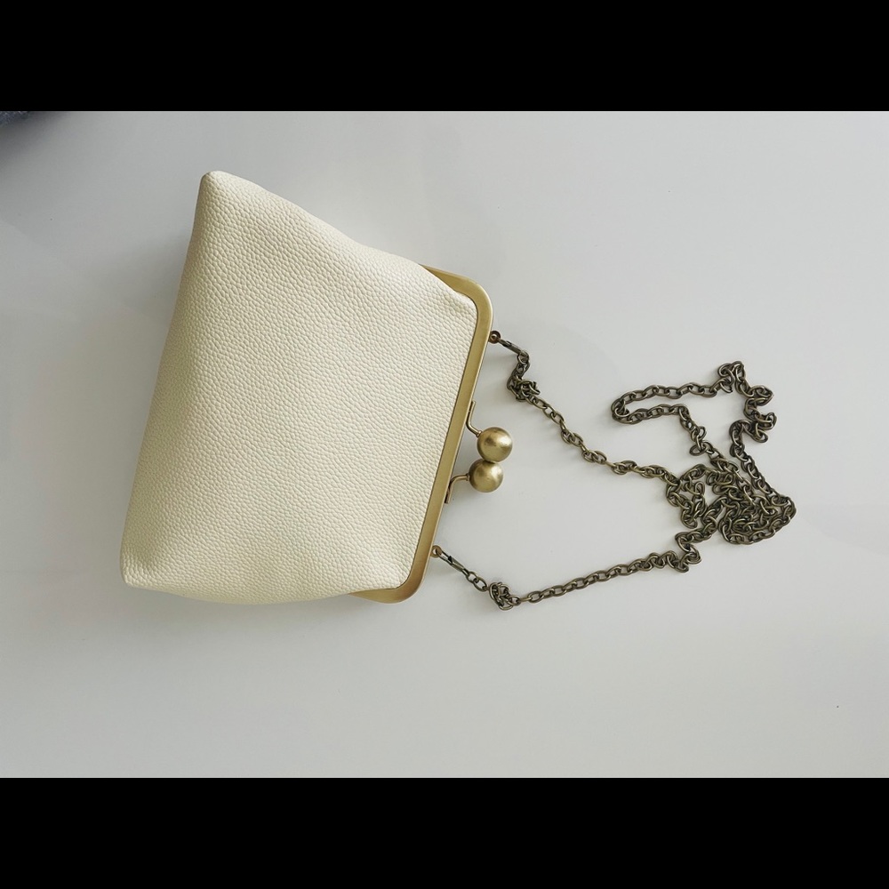 Kisslock chain bag